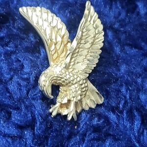 14kt Gold diamond cut Eagle pendant is 4.06 gm and is beautiful
